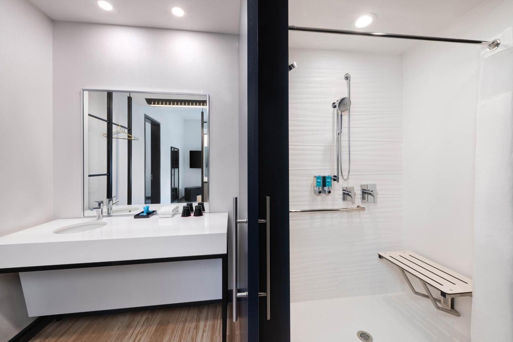 Aloft Cincinnati West Chester Bagian luar foto